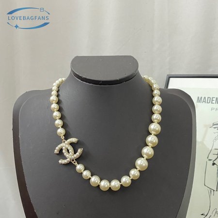 Chanel Glass Pearls CC Necklace Gold/Pearly White